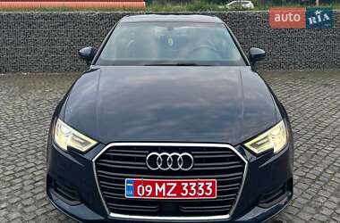 Седан Audi A3 2018 в Львові
