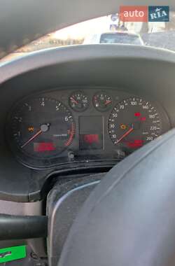 Хэтчбек Audi A3 2001 в 