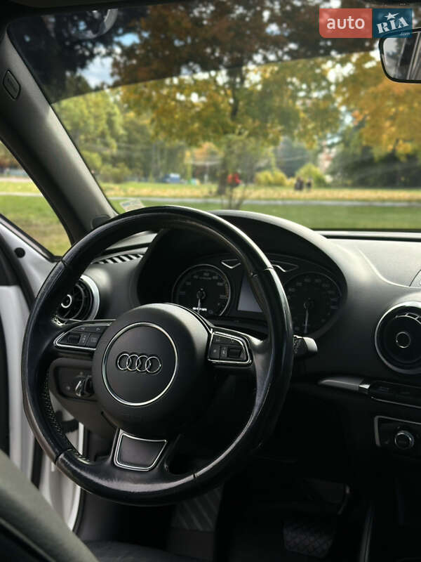 Хетчбек Audi A3 2016 в Рівному