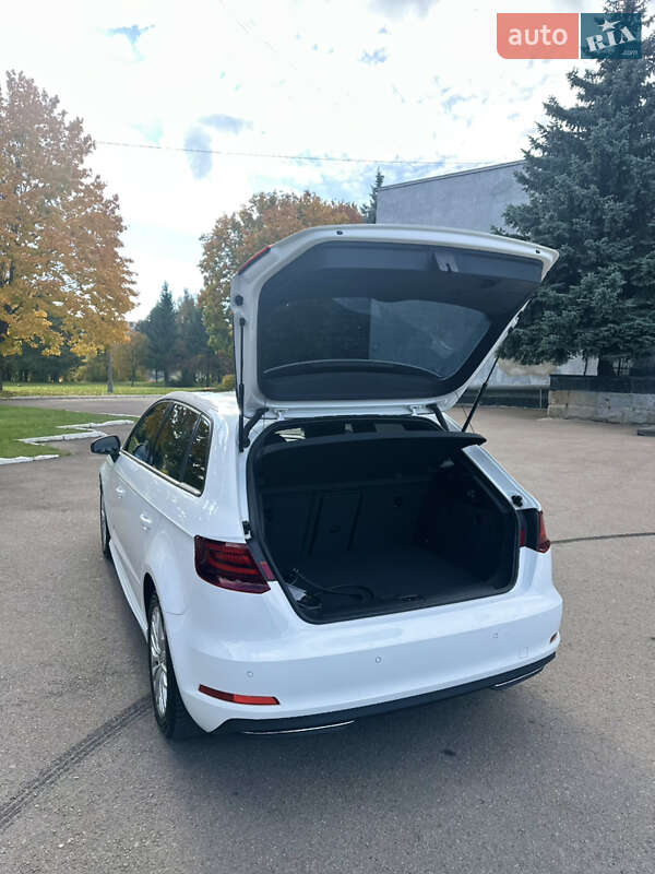 Хетчбек Audi A3 2016 в Рівному