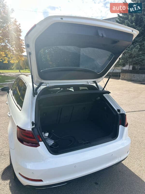 Хетчбек Audi A3 2016 в Рівному