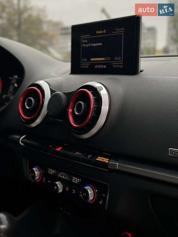 Седан Audi A3 2014 в Дніпрі