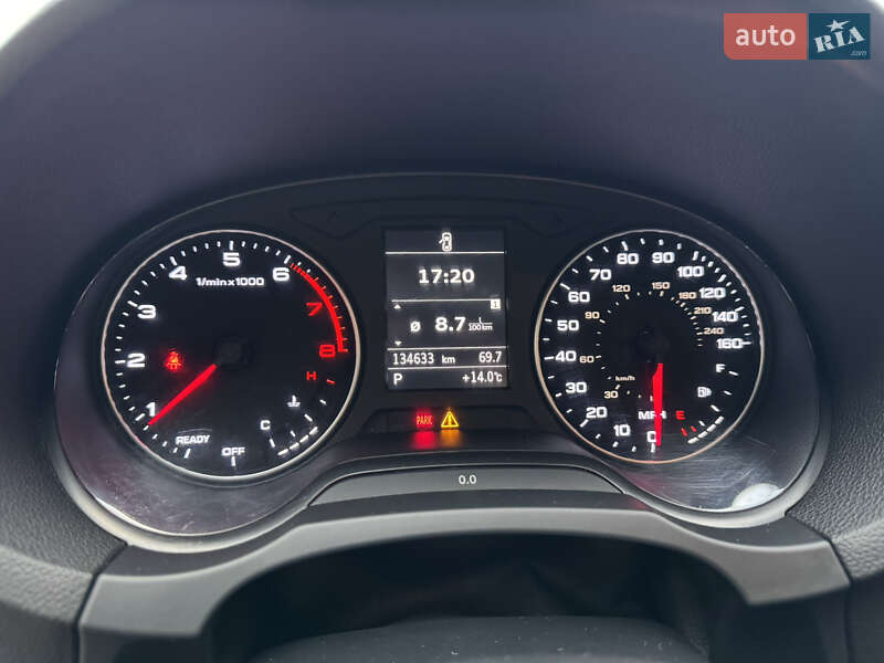 Седан Audi A3 2015 в Киеве