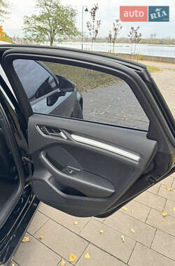 Седан Audi A3 2015 в 