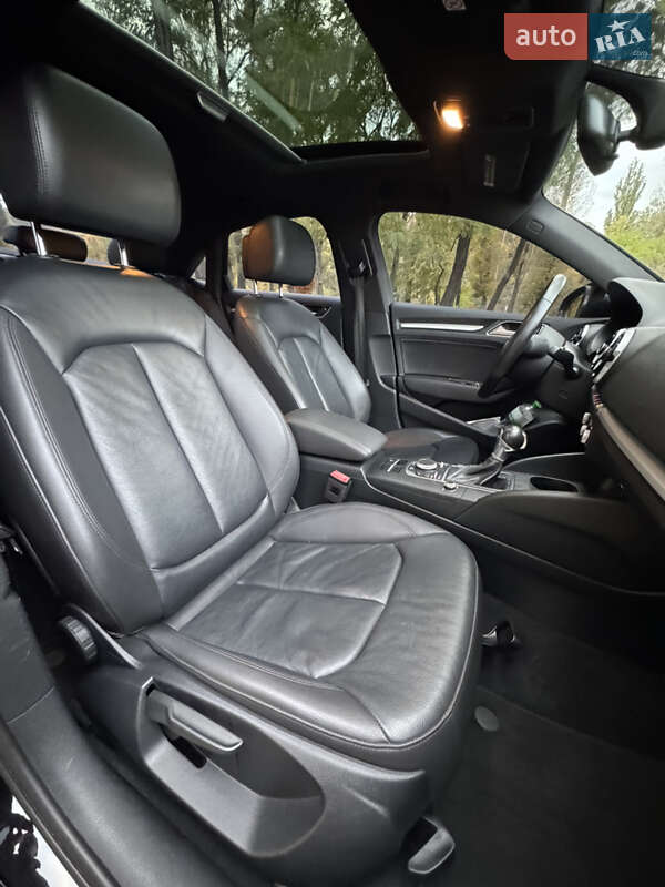 Седан Audi A3 2015 в Киеве
