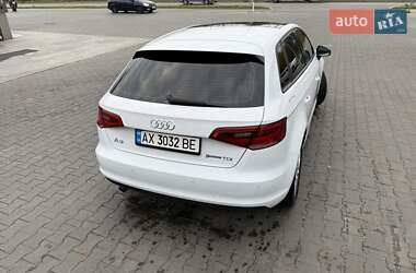 Хетчбек Audi A3 2015 в 