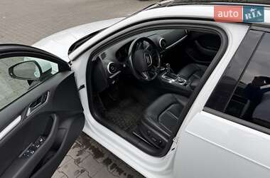 Хетчбек Audi A3 2015 в 