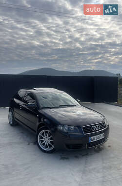 Хэтчбек Audi A3 2004 в Ужгороде