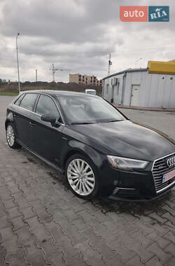 Хэтчбек Audi A3 2017 в Луцке