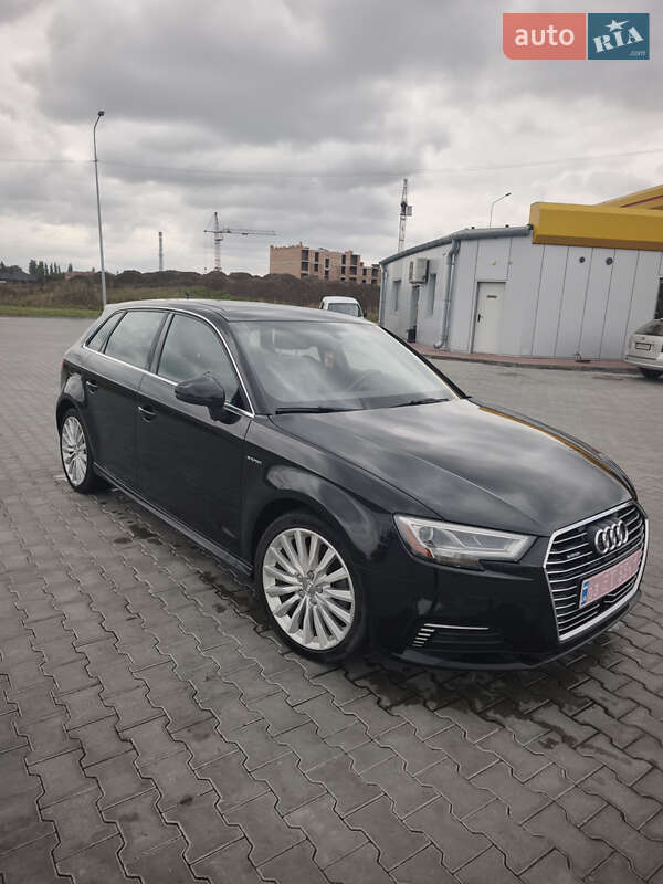 Хэтчбек Audi A3 2017 в Луцке