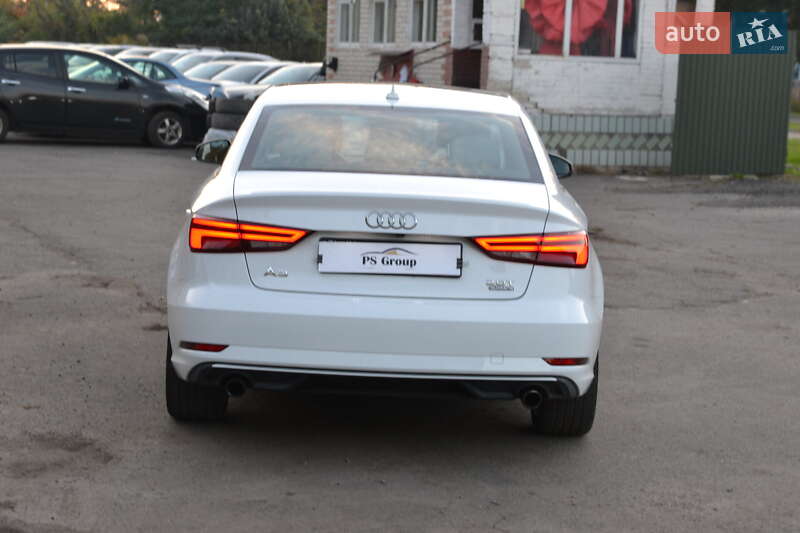 Седан Audi A3 2017 в Луцке