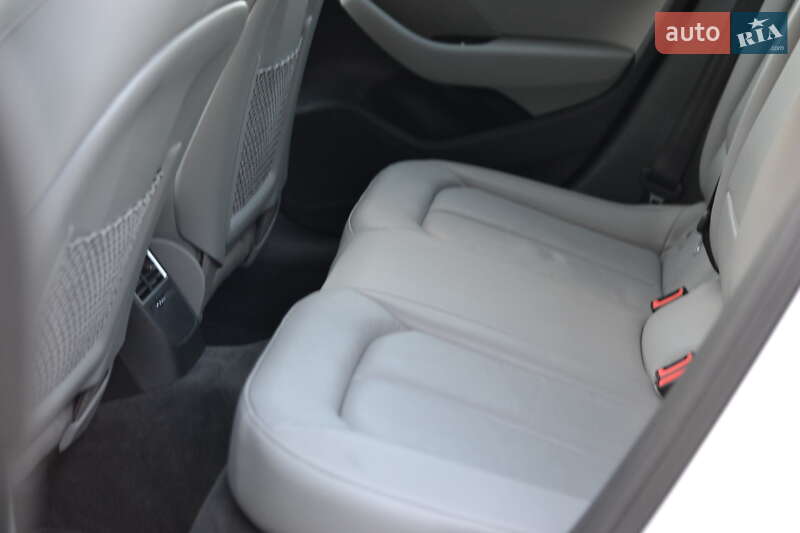 Седан Audi A3 2017 в Луцке