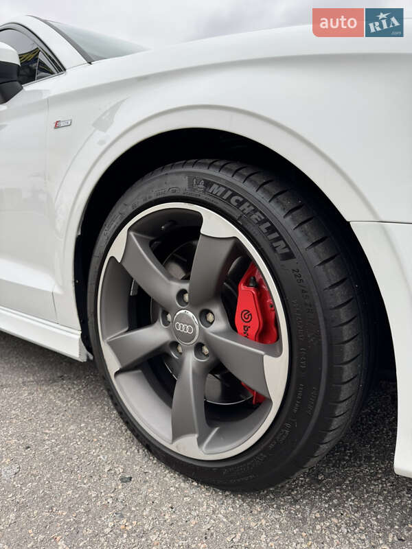 Седан Audi A3 2016 в Харькове