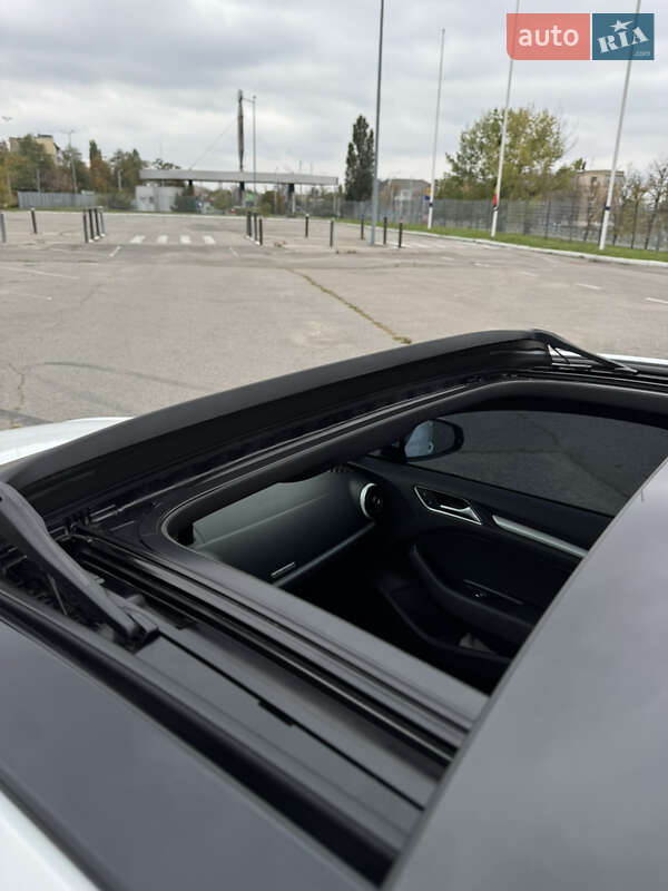 Седан Audi A3 2016 в Харькове