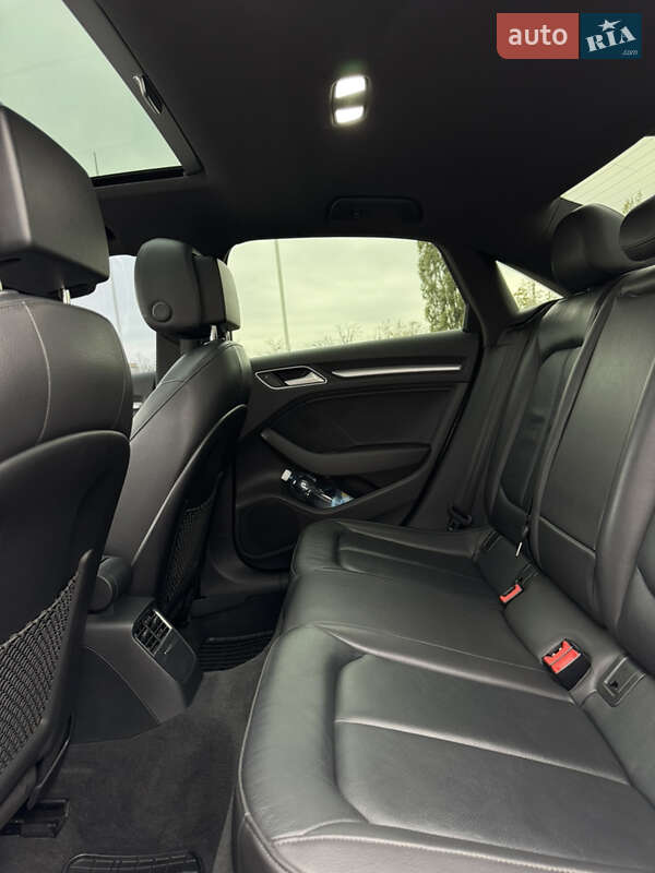 Седан Audi A3 2016 в Харькове