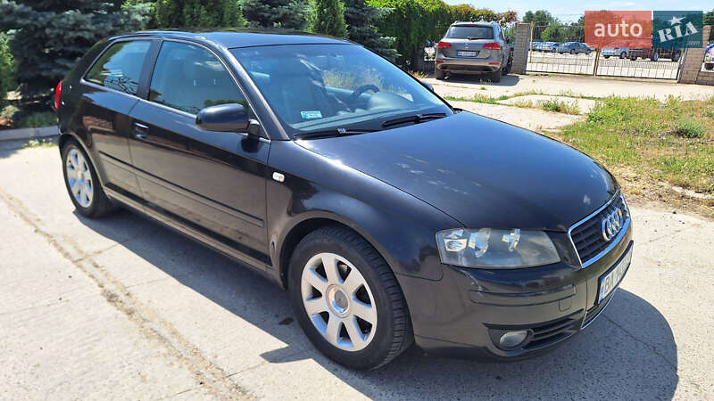 Хетчбек Audi A3 2004 в  фото Хетчбек Audi A3 2004 в