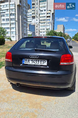Хетчбек Audi A3 2004 в  фото 4 Хетчбек Audi A3 2004 в