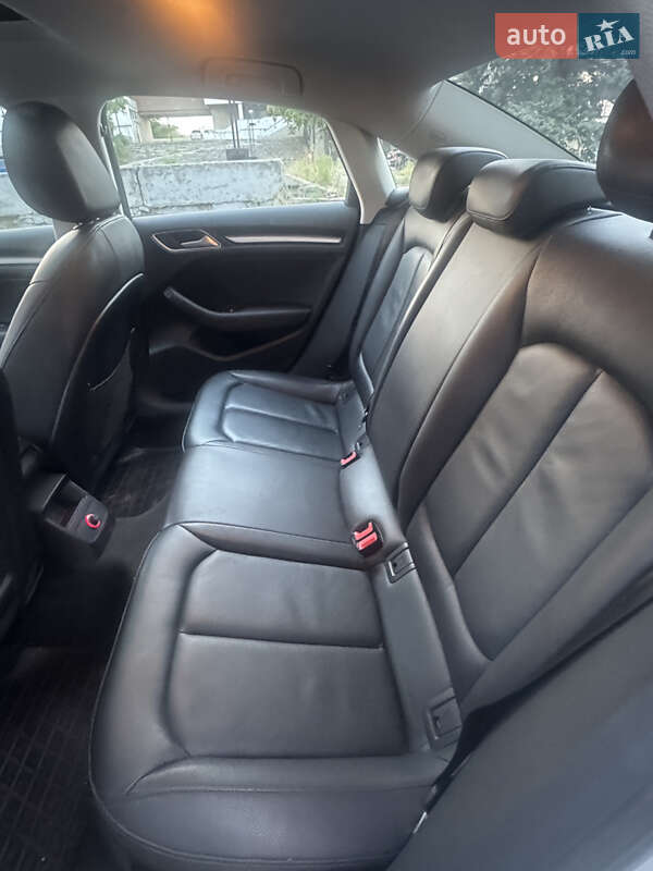 Седан Audi A3 2016 в Днепре