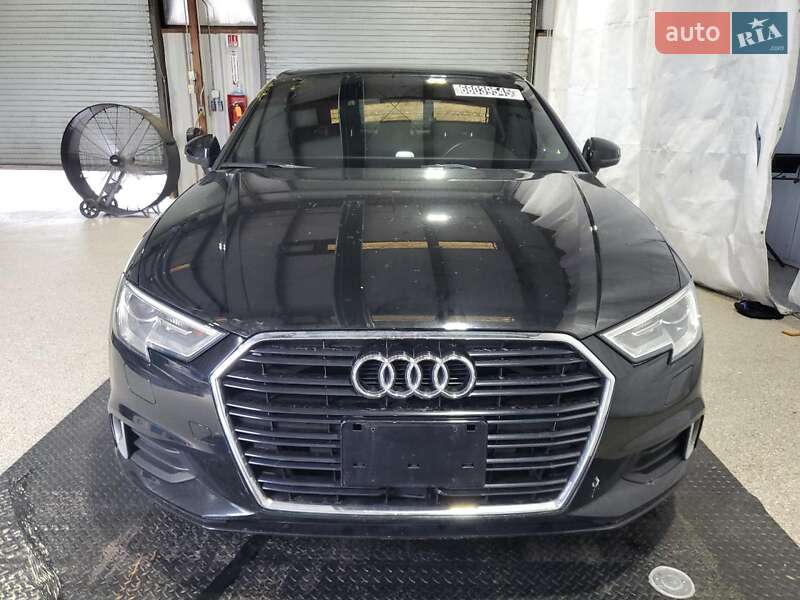 Седан Audi A3 2017 в Львові