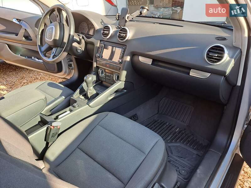 Хэтчбек Audi A3 2011 в Черноморске