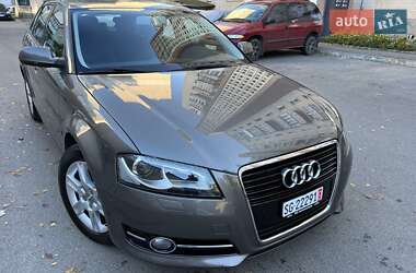 Хетчбек Audi A3 2010 в 