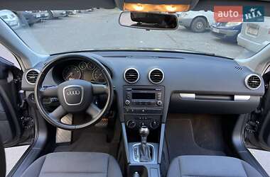 Хетчбек Audi A3 2010 в 