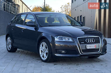 Хетчбек Audi A3 2010 в 