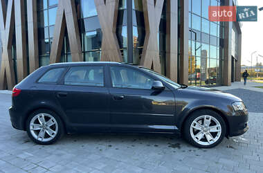 Хетчбек Audi A3 2010 в 