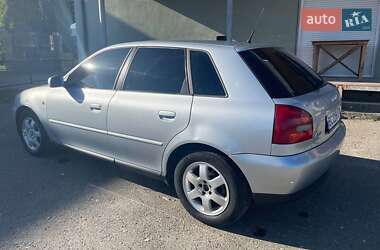 Хетчбек Audi A3 1999 в 