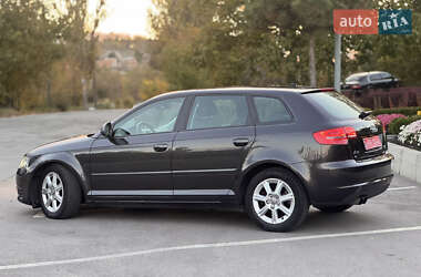 Хэтчбек Audi A3 2010 в 