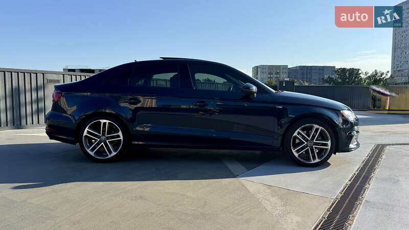 Седан Audi A3 2017 в Киеве