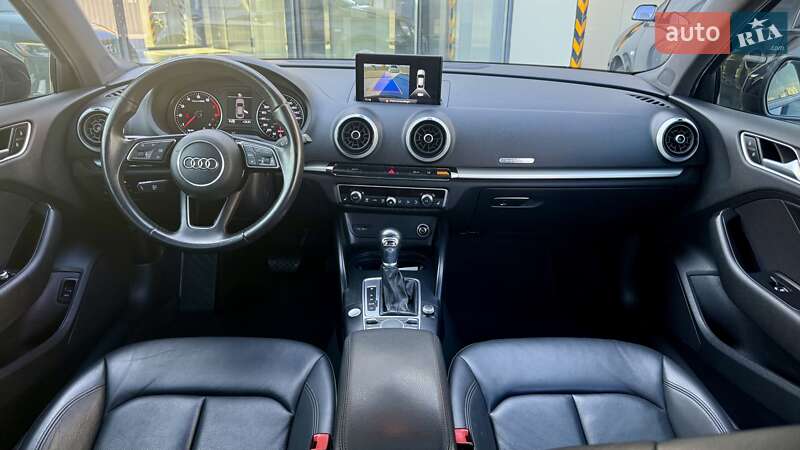 Седан Audi A3 2017 в Киеве