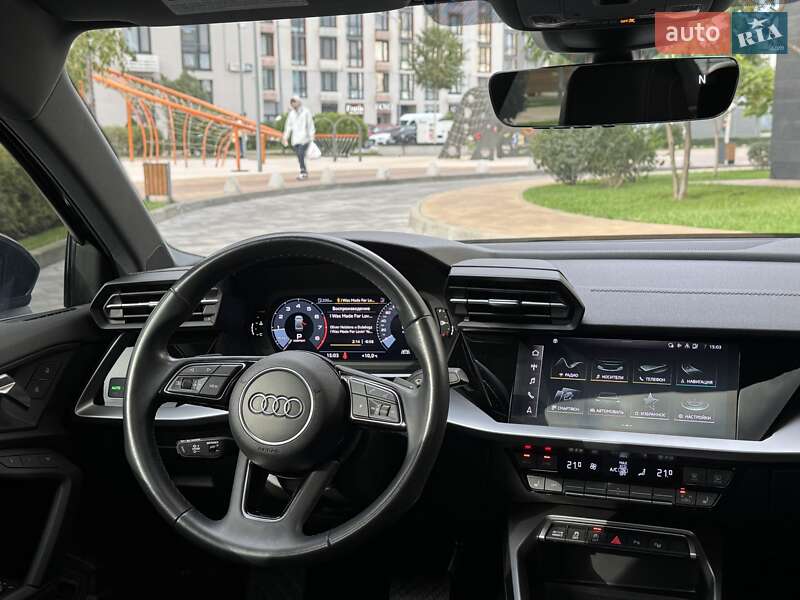 Седан Audi A3 2023 в Киеве