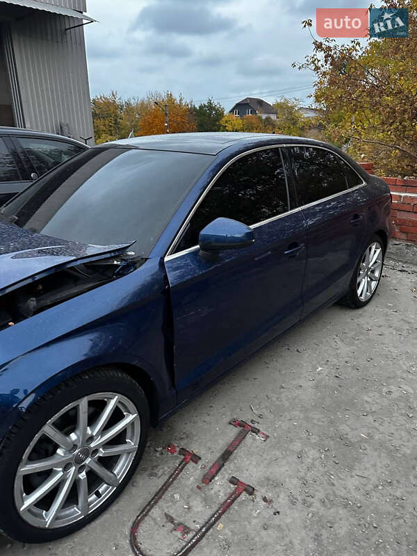 Седан Audi A3 2014 в Дніпрі