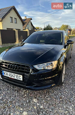 Седан Audi A3 2015 в Львове Седан Audi A3 2015 в Львове