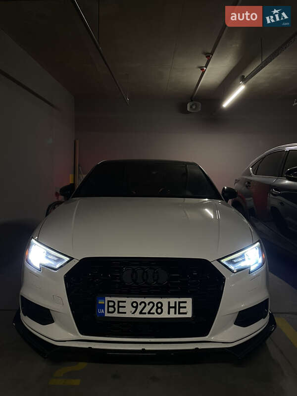 Седан Audi A3 2016 в Николаеве