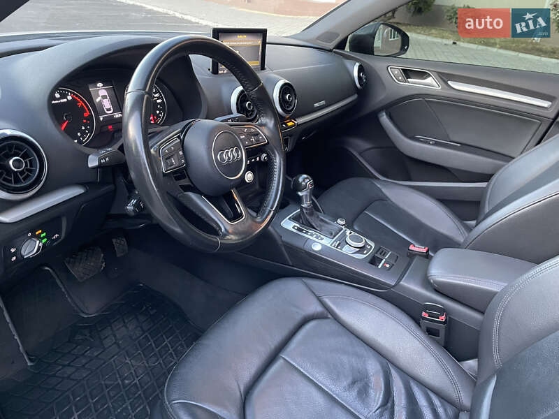 Седан Audi A3 2016 в Николаеве
