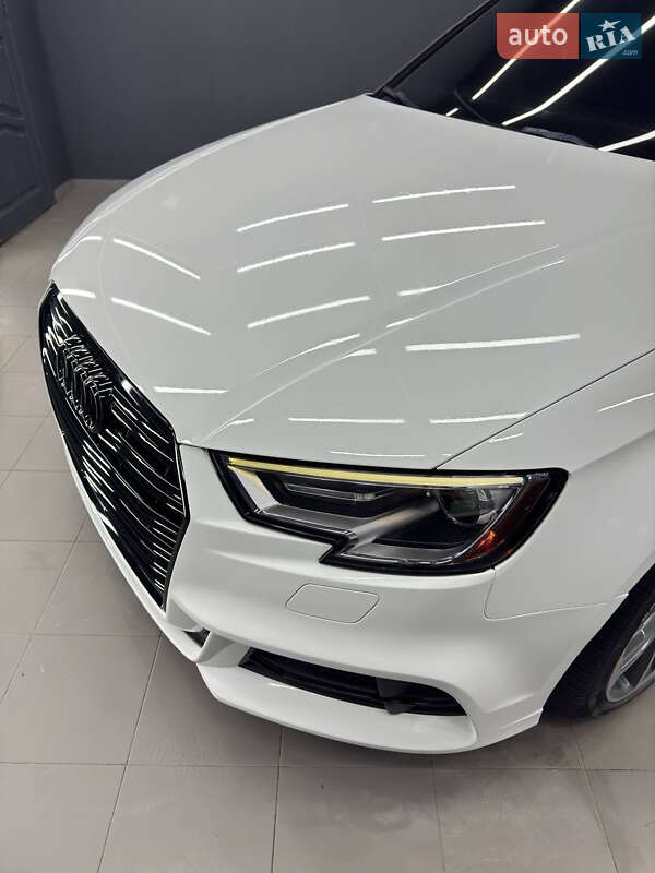 Седан Audi A3 2017 в Ивано-Франковске