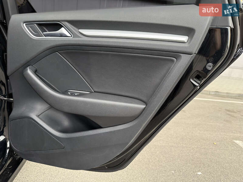 Седан Audi A3 2014 в Киеве