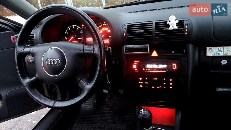 Хетчбек Audi A3 2001 в Черкасах
