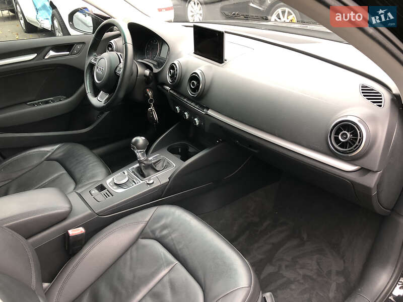 Седан Audi A3 2015 в Ірпені