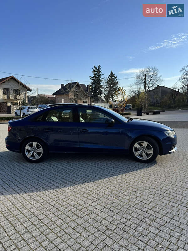 Седан Audi A3 2015 в Львові