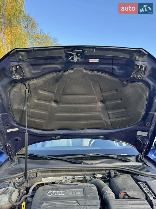 Седан Audi A3 2015 в Львові