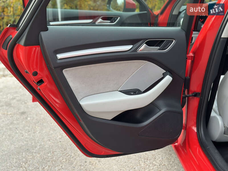 Хетчбек Audi A3 2016 в Києві