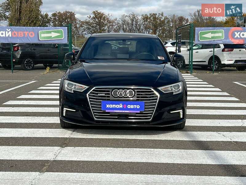 Хетчбек Audi A3 2017 в Одесі