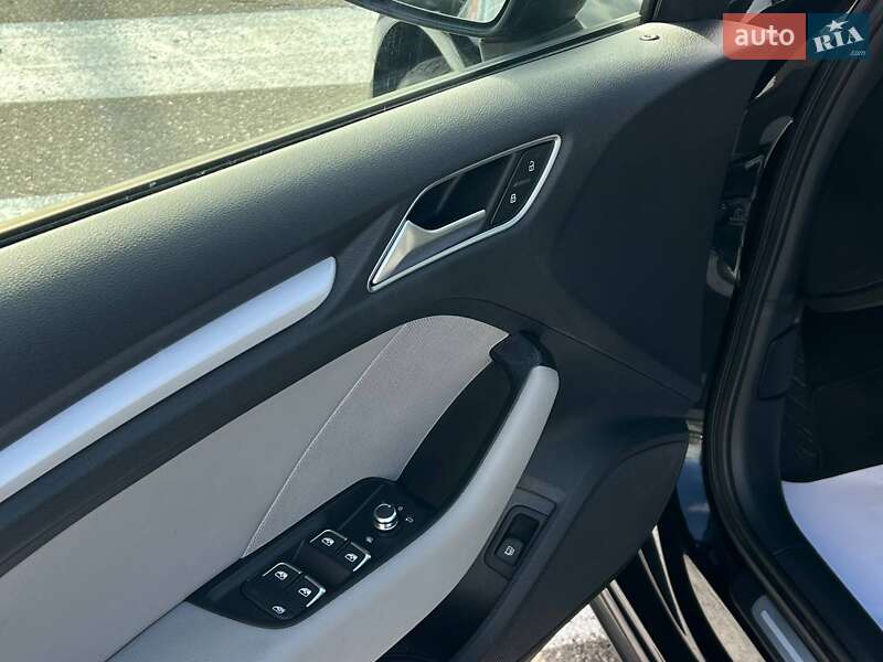 Хетчбек Audi A3 2017 в Одесі