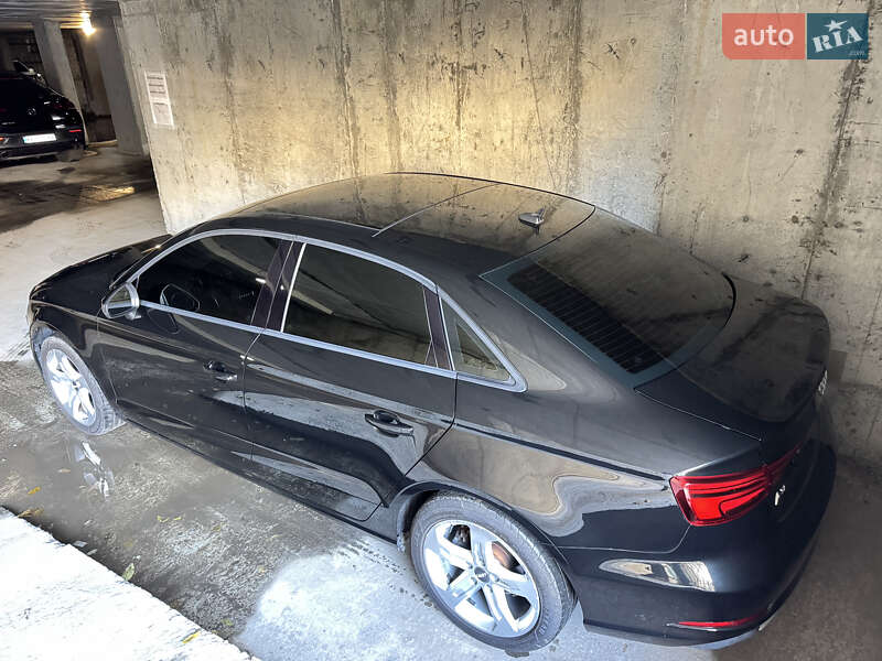 Седан Audi A3 2016 в Днепре