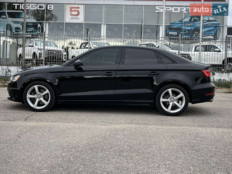 Седан Audi A3 2015 в Кропивницькому