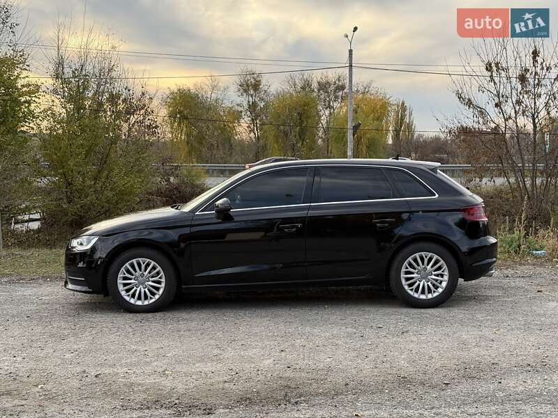 Хетчбек Audi A3 2015 в Дніпрі