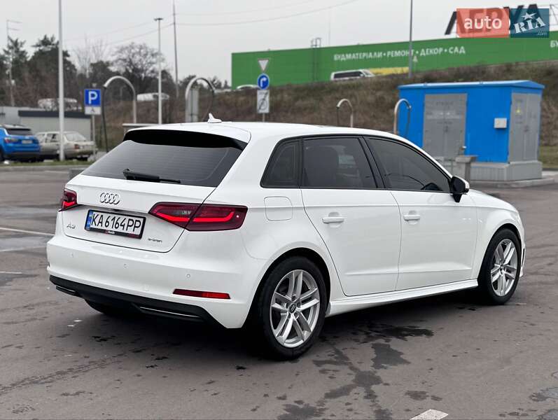 Хэтчбек Audi A3 2016 в Киеве фото 3 Хэтчбек Audi A3 2016 в Киеве